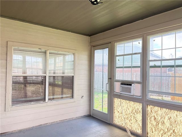 3202 Bordeaux Dr, Corpus Christi, TX 78414