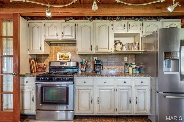 10646 Mounts Road, Irondale, MO 63648