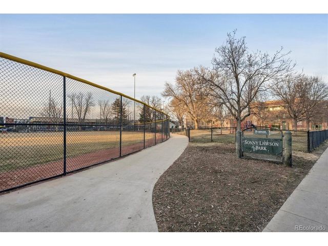 639 29th St 205, Denver, CO 80205