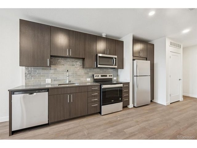 639 29th St 205, Denver, CO 80205
