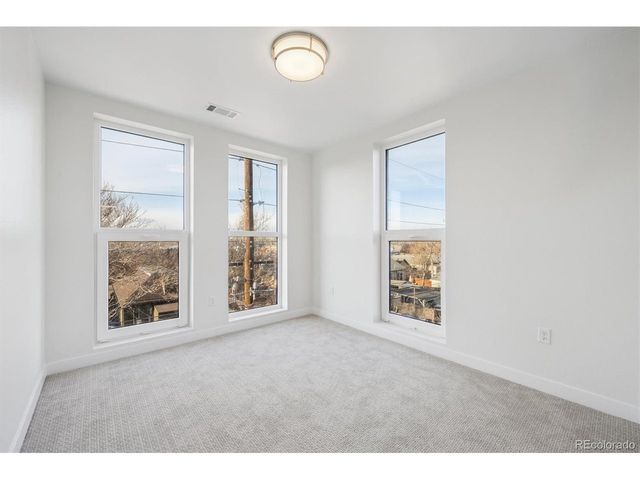 639 29th St 205, Denver, CO 80205
