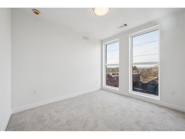 639 29th St 205, Denver, CO 80205