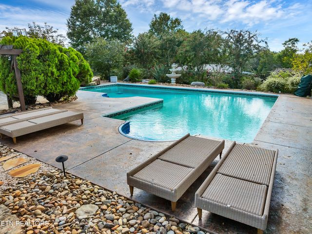 1509 Montvale Station Rd, Maryville, TN 37803