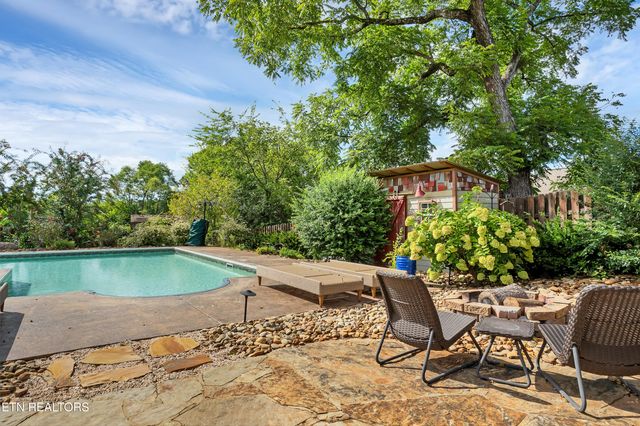 1509 Montvale Station Rd, Maryville, TN 37803