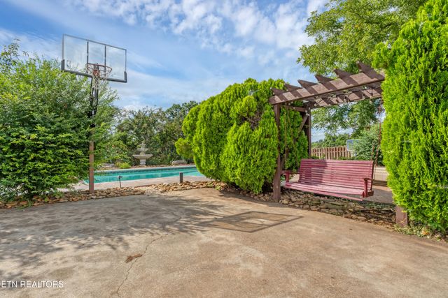 1509 Montvale Station Rd, Maryville, TN 37803