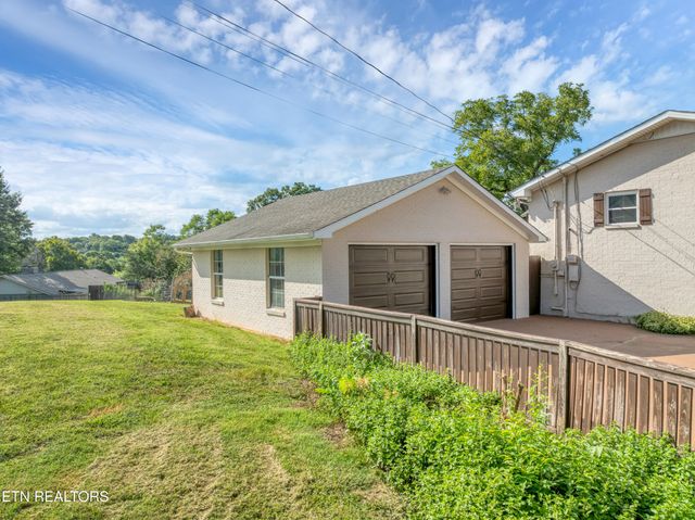 1509 Montvale Station Rd, Maryville, TN 37803
