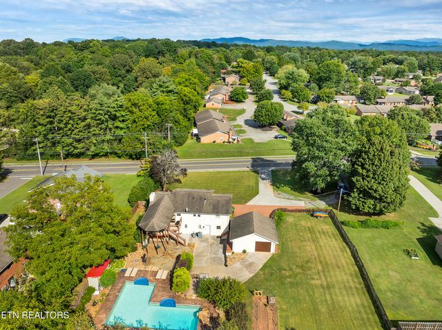 1509 Montvale Station Rd, Maryville, TN 37803