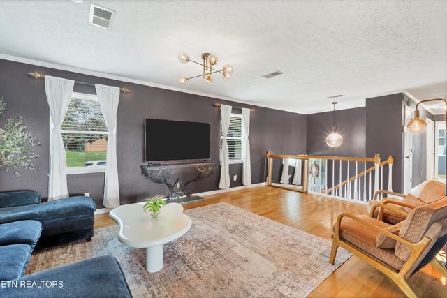 1509 Montvale Station Rd, Maryville, TN 37803