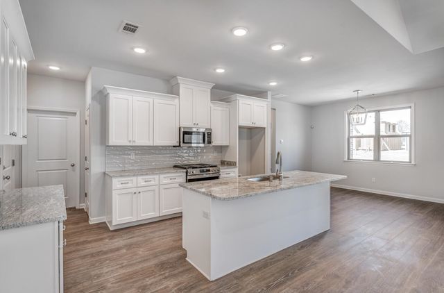 50 SUGALINA VALLEY DR, Oakland, TN 38060