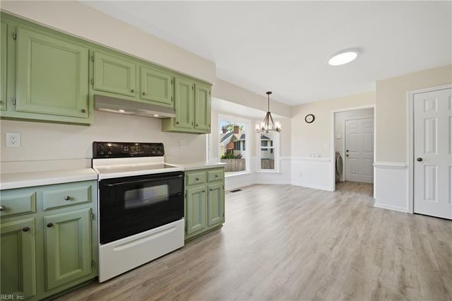 301 Barcelona DR, Chesapeake, VA 23322