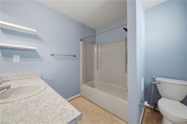 301 Barcelona DR, Chesapeake, VA 23322