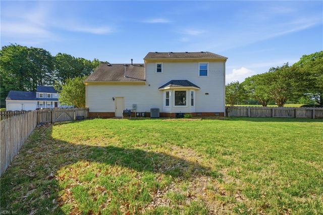 301 Barcelona DR, Chesapeake, VA 23322