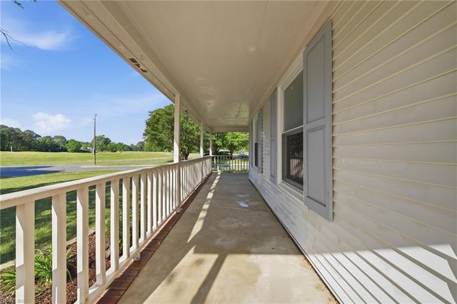 301 Barcelona DR, Chesapeake, VA 23322