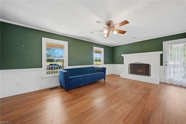 301 Barcelona DR, Chesapeake, VA 23322