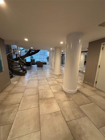 100 Cuttermill Road 1B, Great Neck, NY 11021