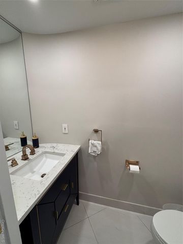 100 Cuttermill Road 1B, Great Neck, NY 11021