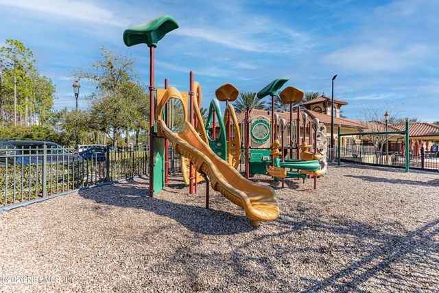 100 WILLOW WINDS Parkway, St. Johns, FL 32259