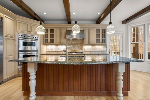 13 Pond View Terrace, Branford, CT 06405