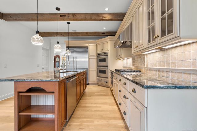 13 Pond View Terrace, Branford, CT 06405