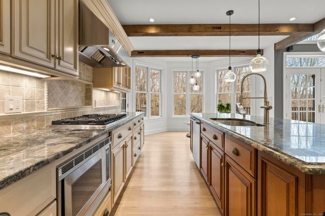 13 Pond View Terrace, Branford, CT 06405