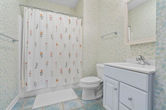 13 Pond View Terrace, Branford, CT 06405