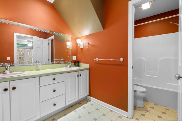 13 Pond View Terrace, Branford, CT 06405