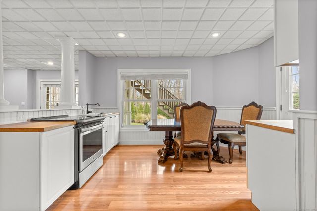 13 Pond View Terrace, Branford, CT 06405