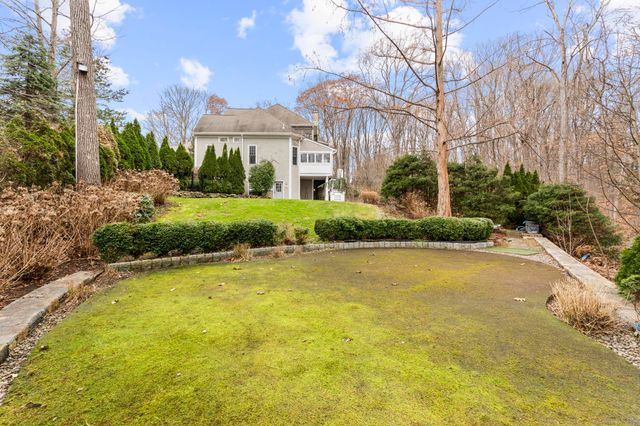 13 Pond View Terrace, Branford, CT 06405