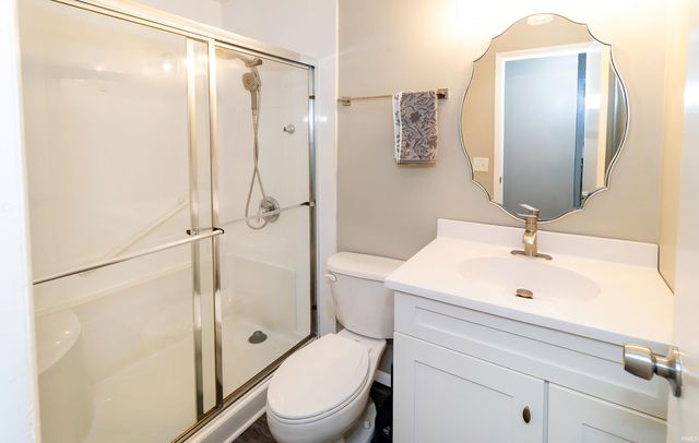 800 Hartford Court, Evansville, IN 47710