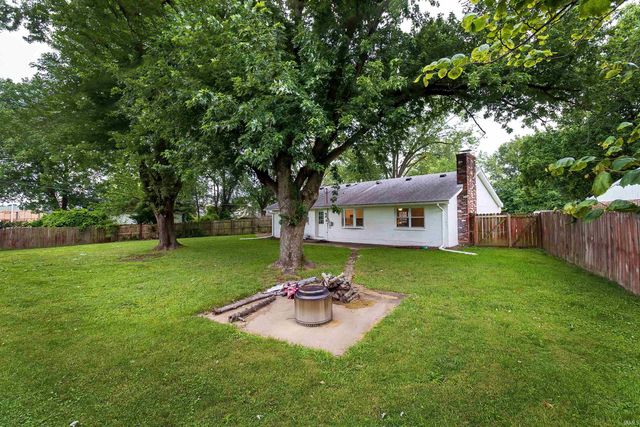 800 Hartford Court, Evansville, IN 47710