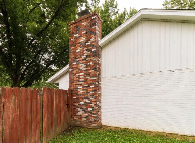 800 Hartford Court, Evansville, IN 47710