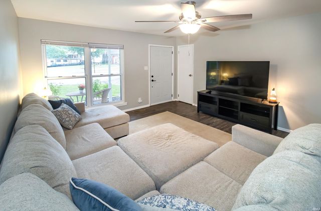 800 Hartford Court, Evansville, IN 47710