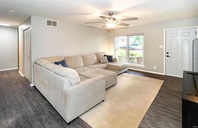 800 Hartford Court, Evansville, IN 47710
