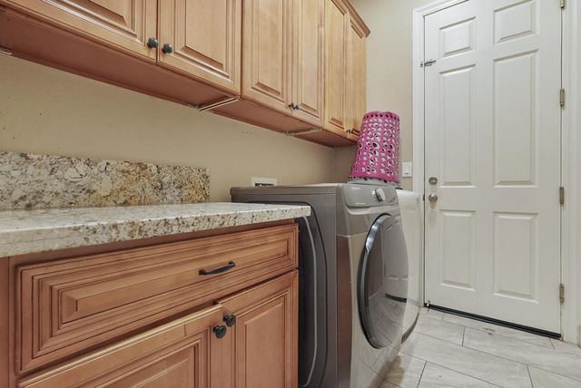 1213 Orion Dr, Merced, CA 95348