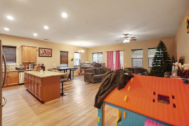 1213 Orion Dr, Merced, CA 95348