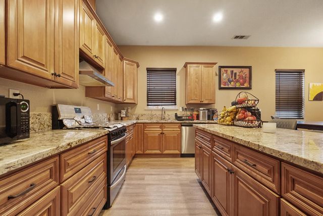 1213 Orion Dr, Merced, CA 95348