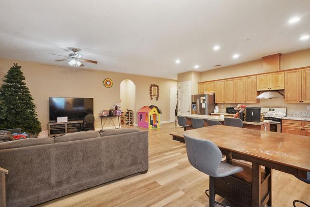 1213 Orion Dr, Merced, CA 95348