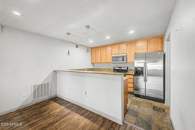 4704 E PARADISE VILLAGE Parkway N 121, Phoenix, AZ 85032