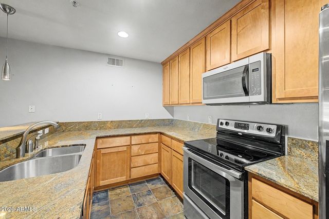 4704 E PARADISE VILLAGE Parkway N 121, Phoenix, AZ 85032