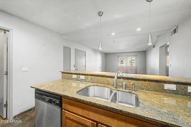 4704 E PARADISE VILLAGE Parkway N 121, Phoenix, AZ 85032