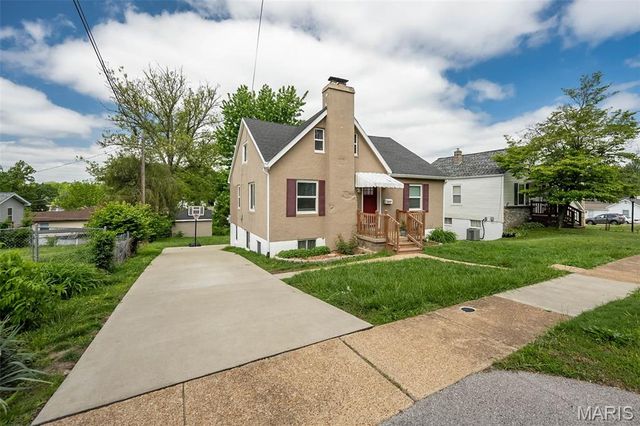 2217 Hood Avenue, Overland, MO 63114
