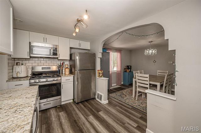2217 Hood Avenue, Overland, MO 63114