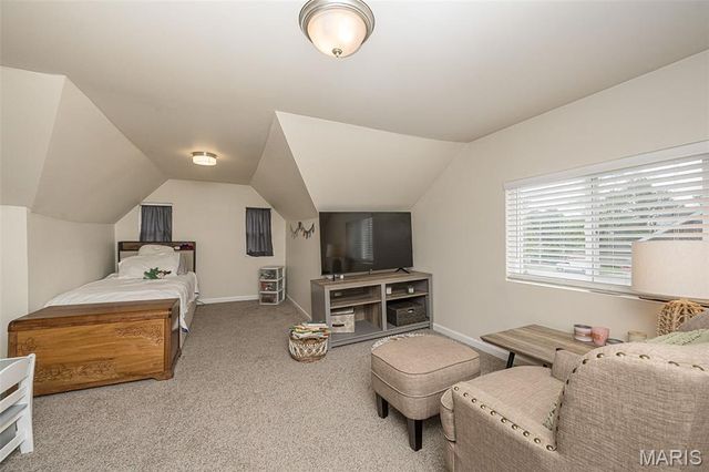 2217 Hood Avenue, Overland, MO 63114