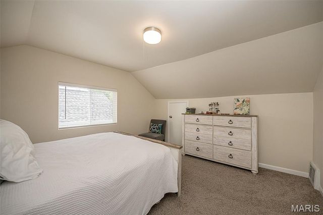 2217 Hood Avenue, Overland, MO 63114