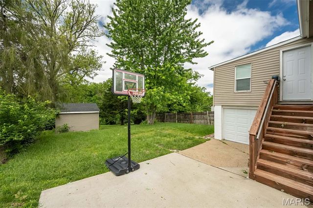 2217 Hood Avenue, Overland, MO 63114