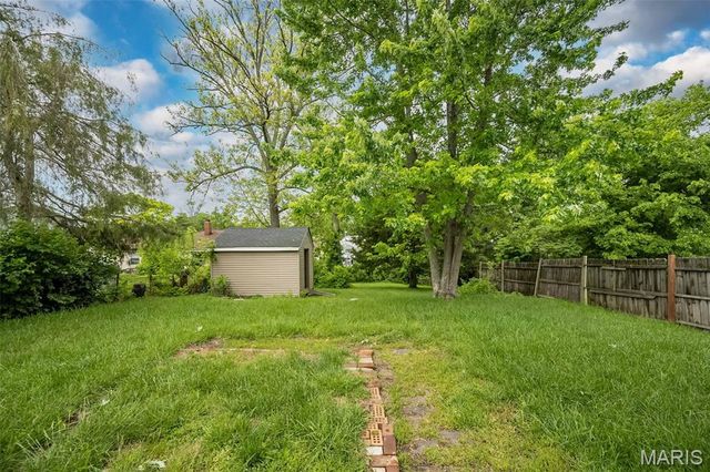 2217 Hood Avenue, Overland, MO 63114