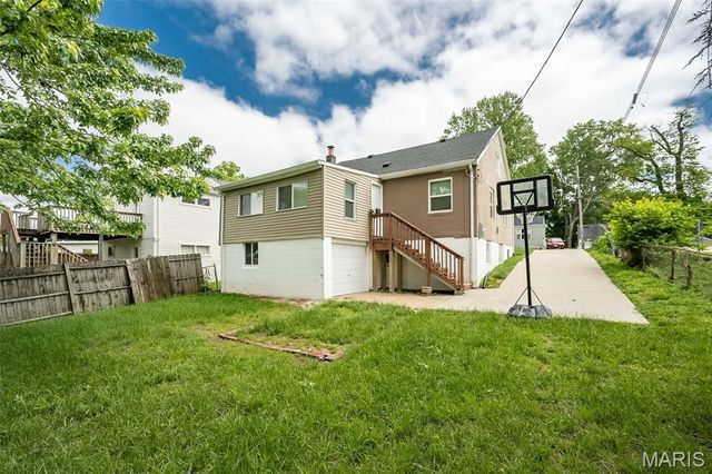 2217 Hood Avenue, Overland, MO 63114