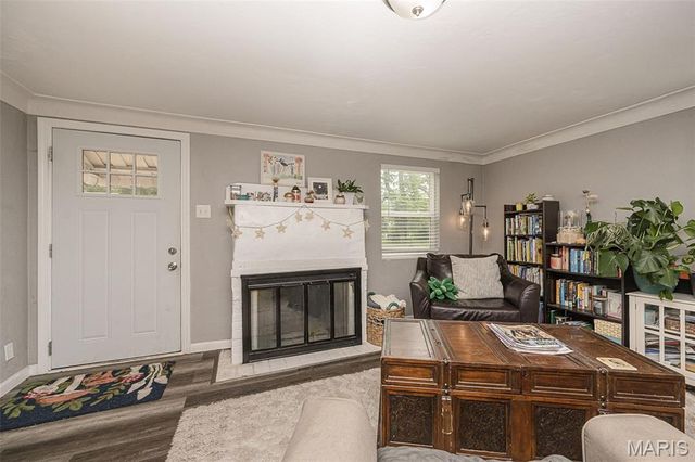 2217 Hood Avenue, Overland, MO 63114