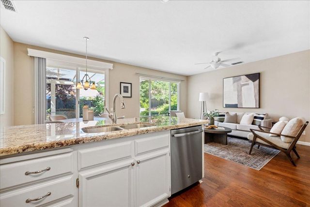 2611 Deerwood Ct, Rocklin, CA 95765