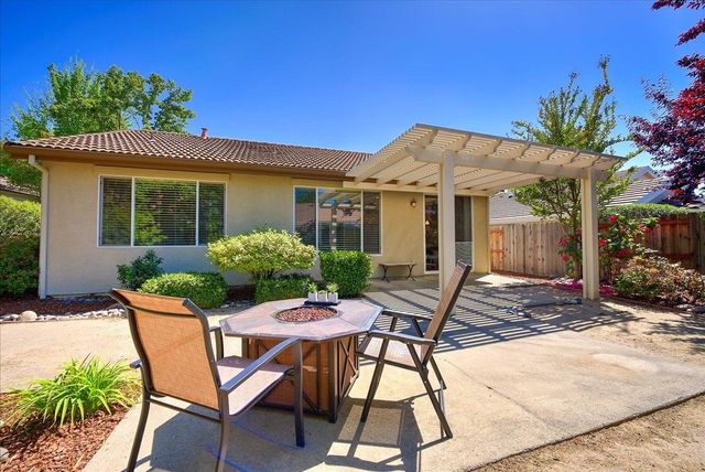 2611 Deerwood Ct, Rocklin, CA 95765